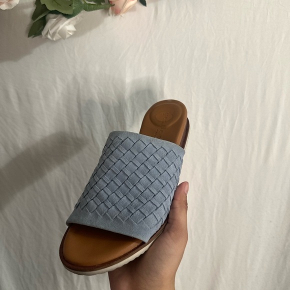 Gentle souls wedge Women's Blue Woven Slide Sandals - Picture 3 of 4